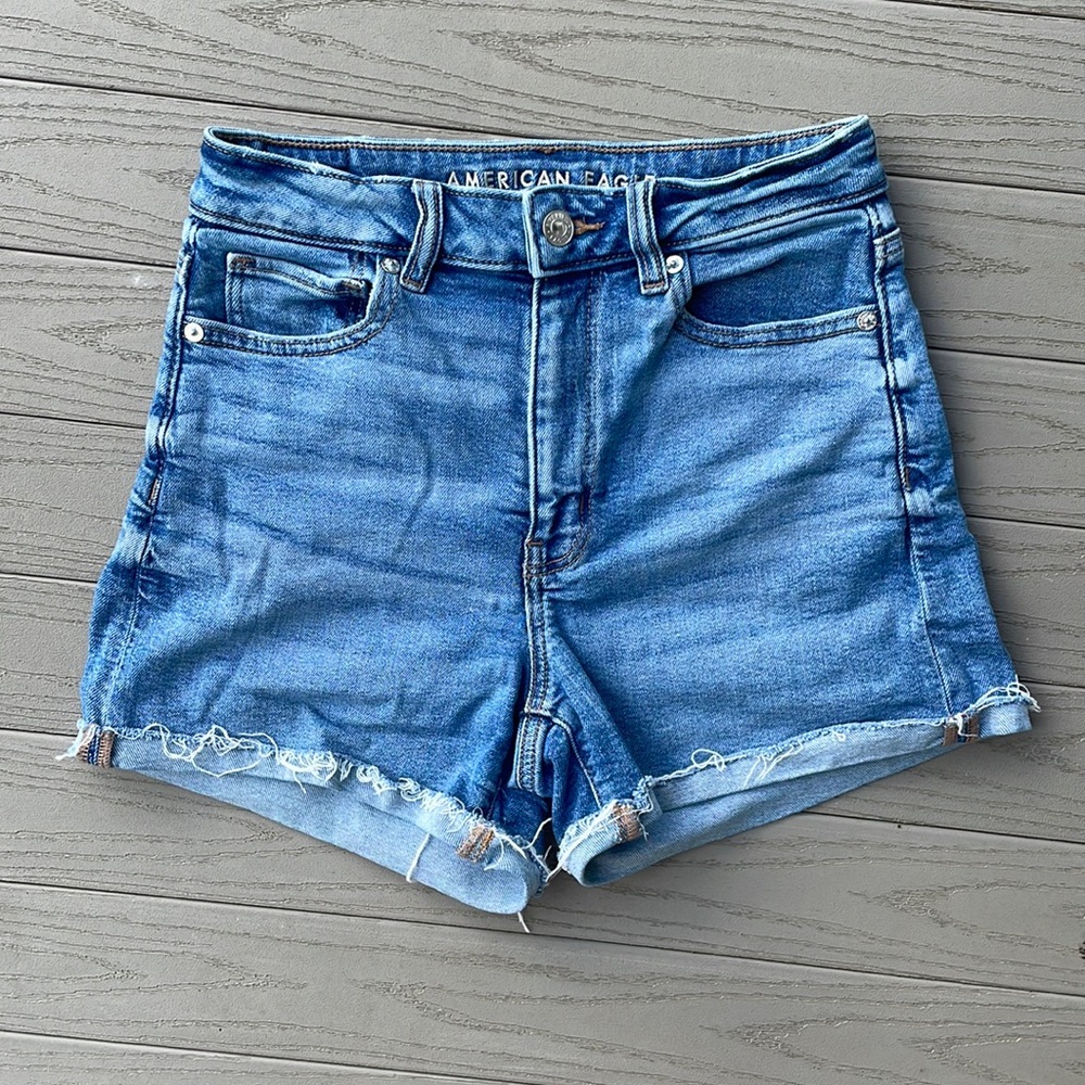 AEO Light Wash High Rise Denim Mom Short